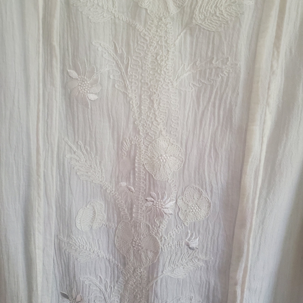 Sundance cataloge white cotton Gauze embroidered dress, size medium - Picture 11 of 12